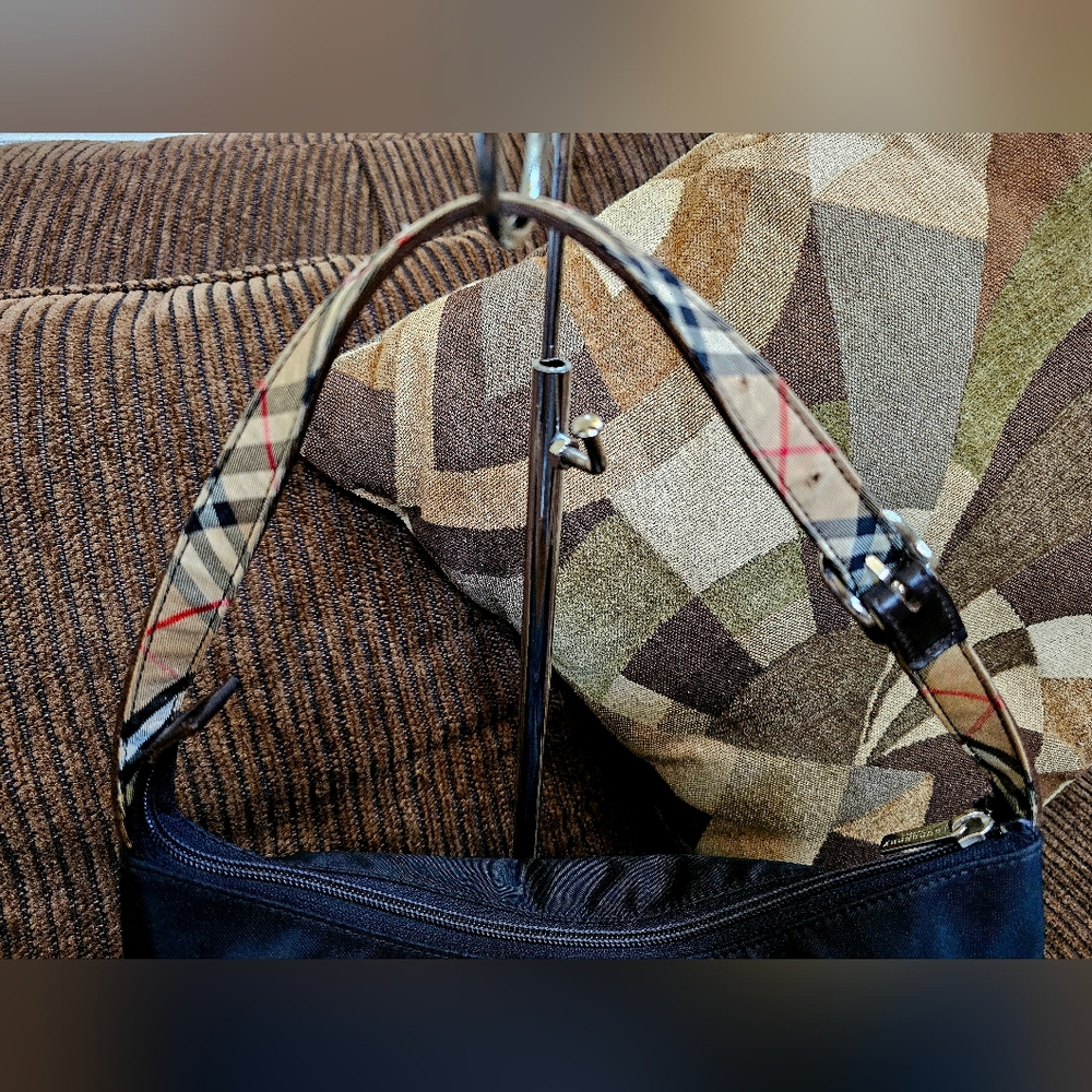 Authentic Burberry Tote bag - Picture 6 of 16